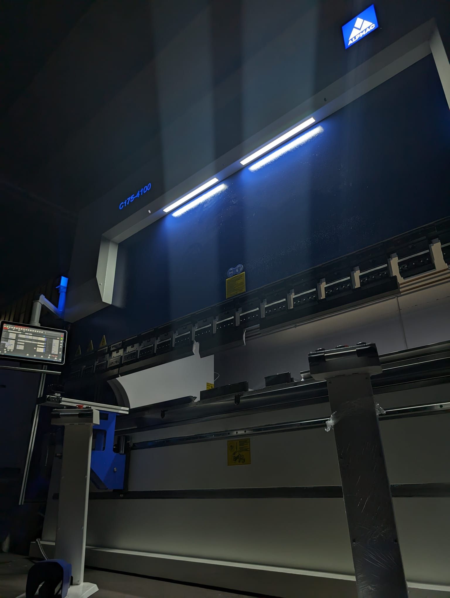 Pressa piegatrice Alpmac