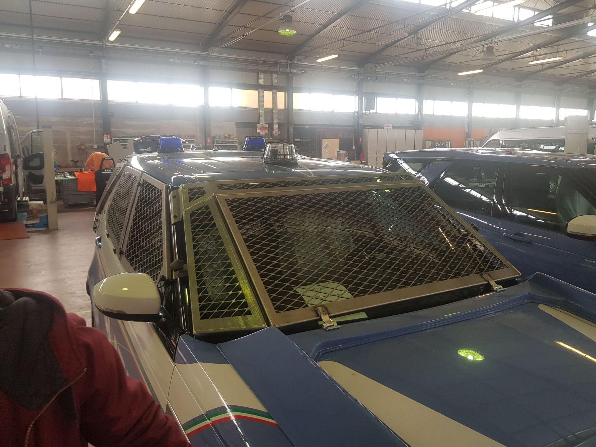 allestimento veicoli anti sommossa 04