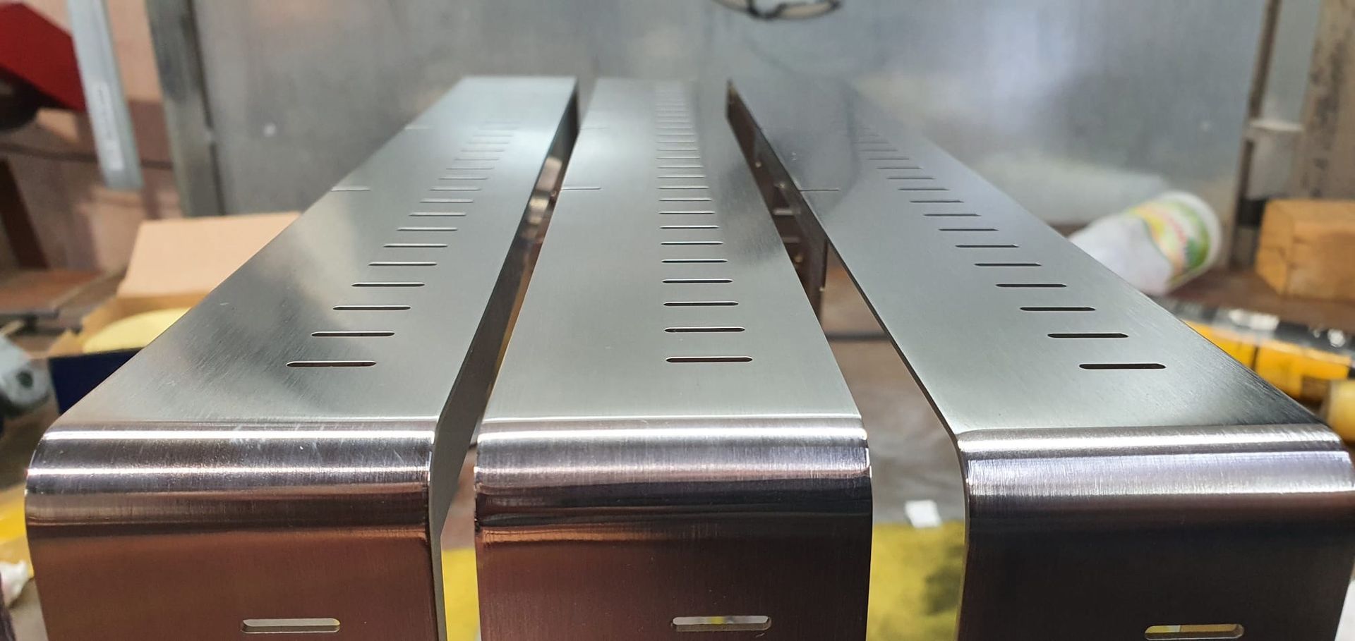 Lavorazione inox finitura satinata 01