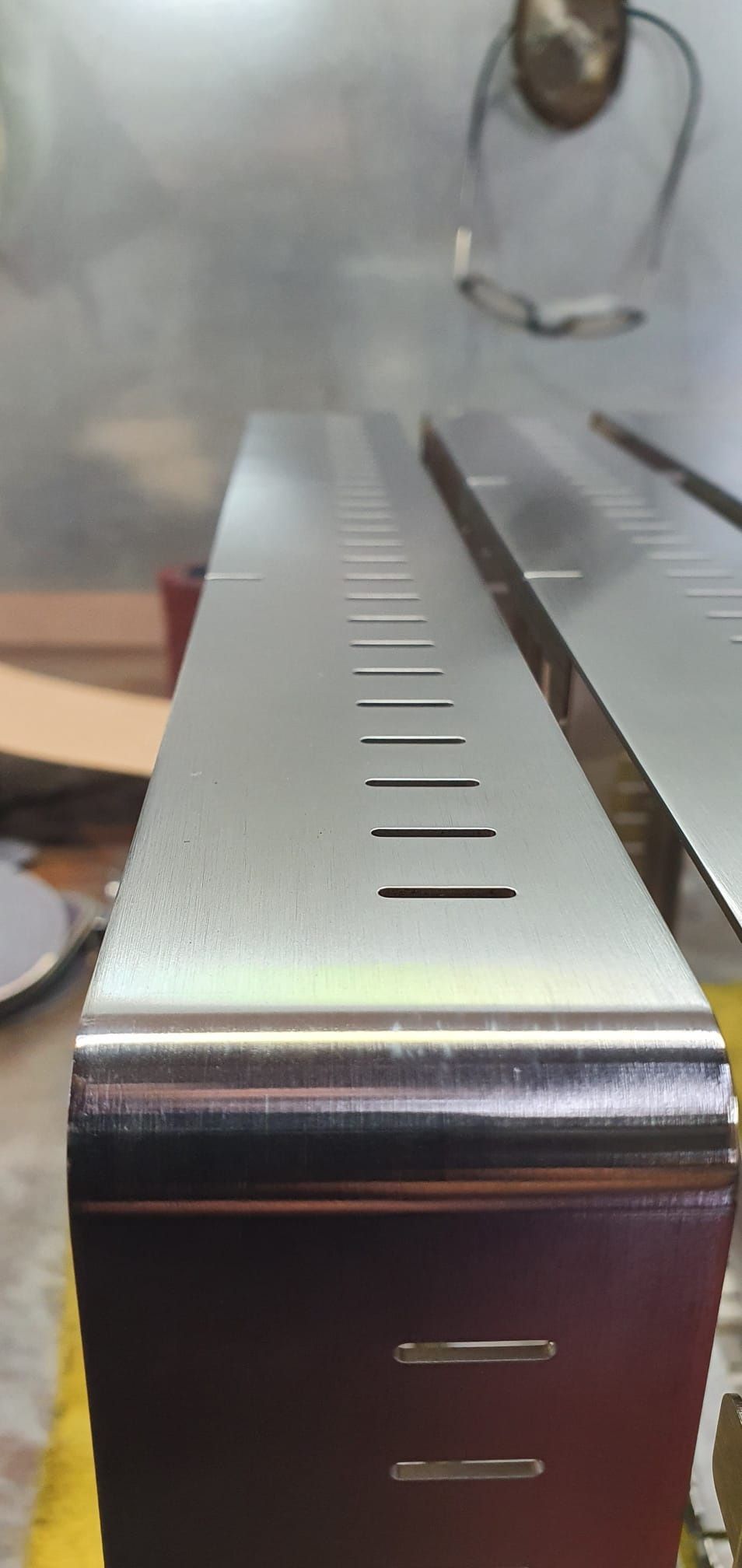 finitura satinata su inox