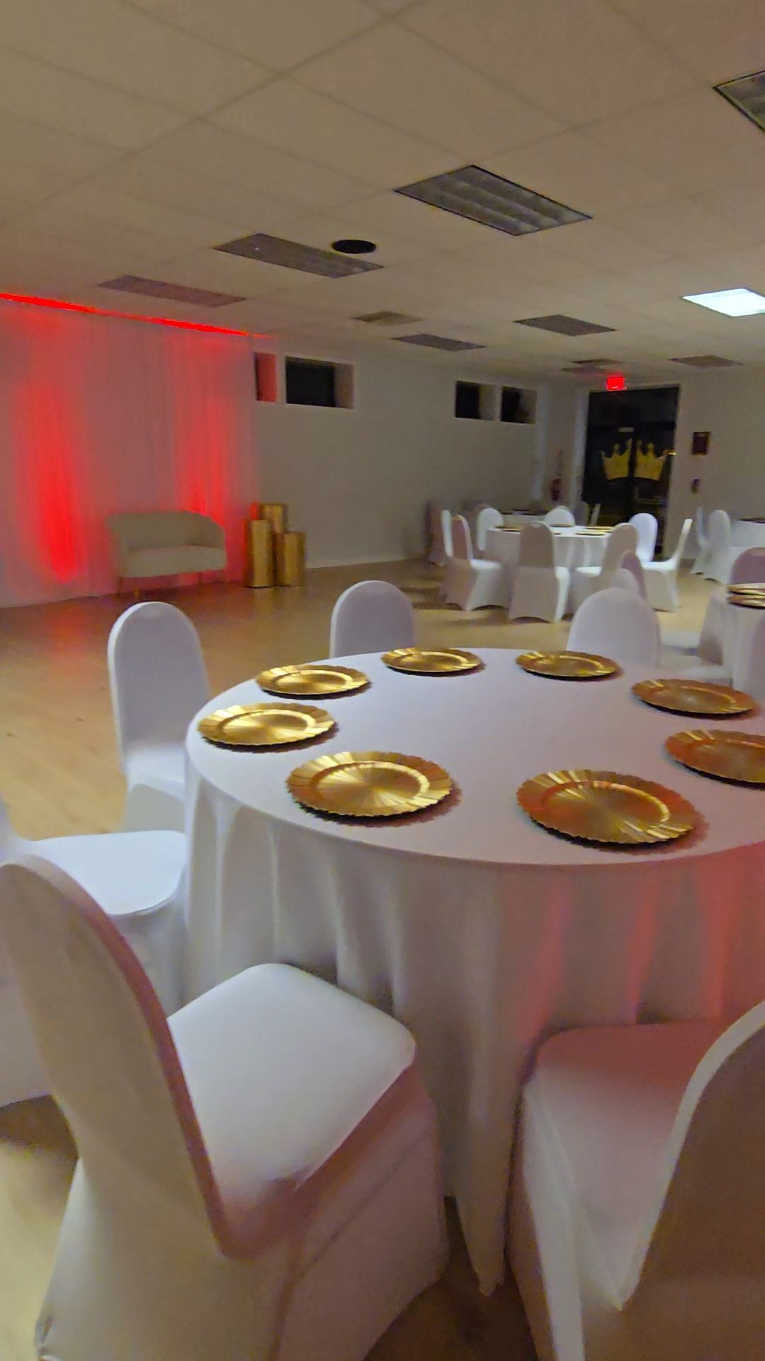 Main event space setup for a quinceañera