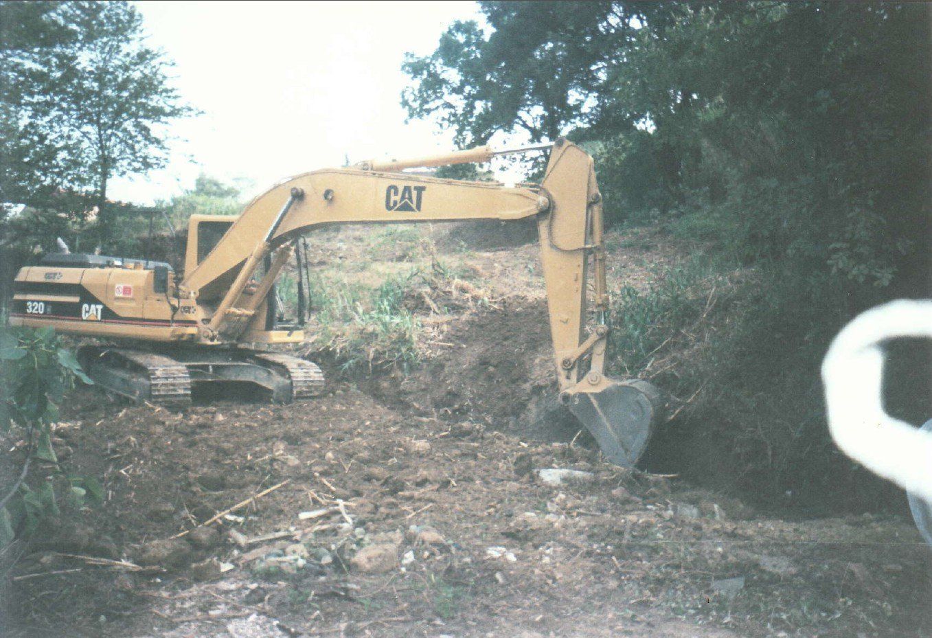 Un'escavatrice al lavoro