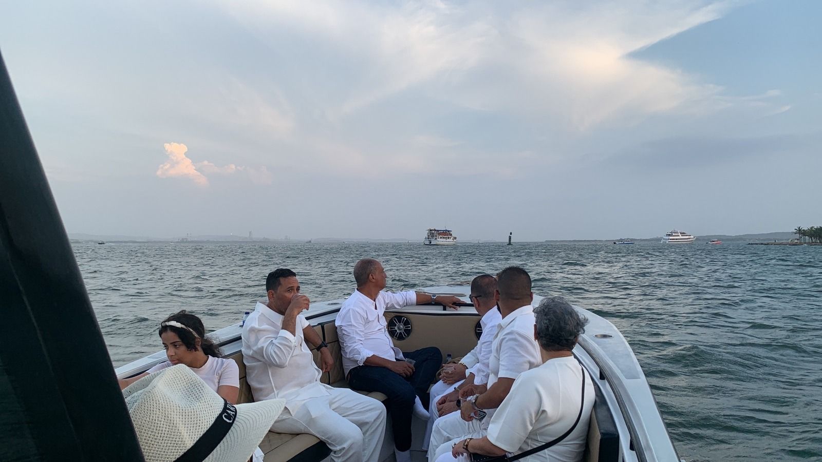 PASSEIO PELA BAÍA DE CARTAGENA