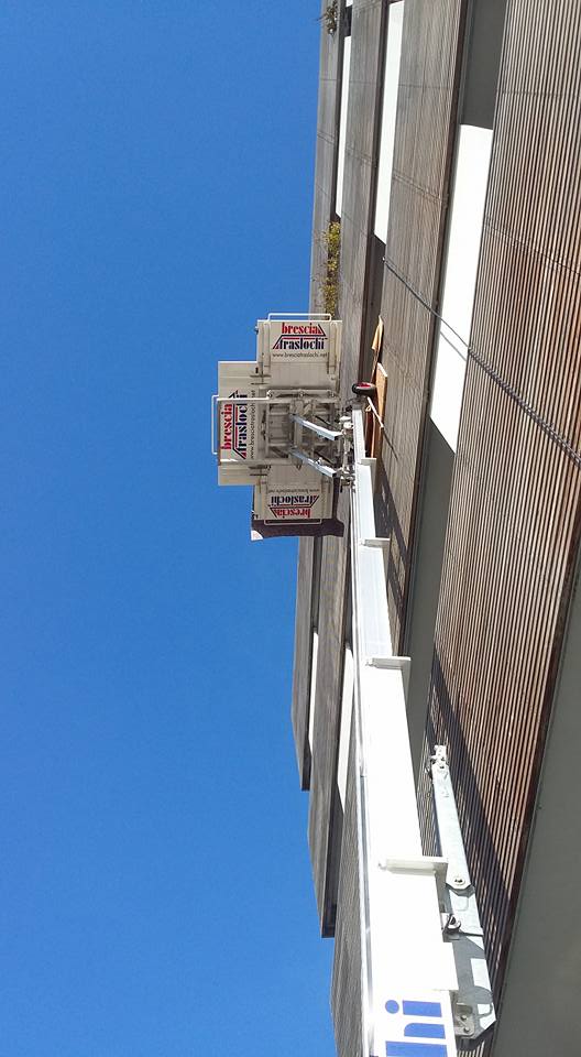 piattaforma aerea per traslochi