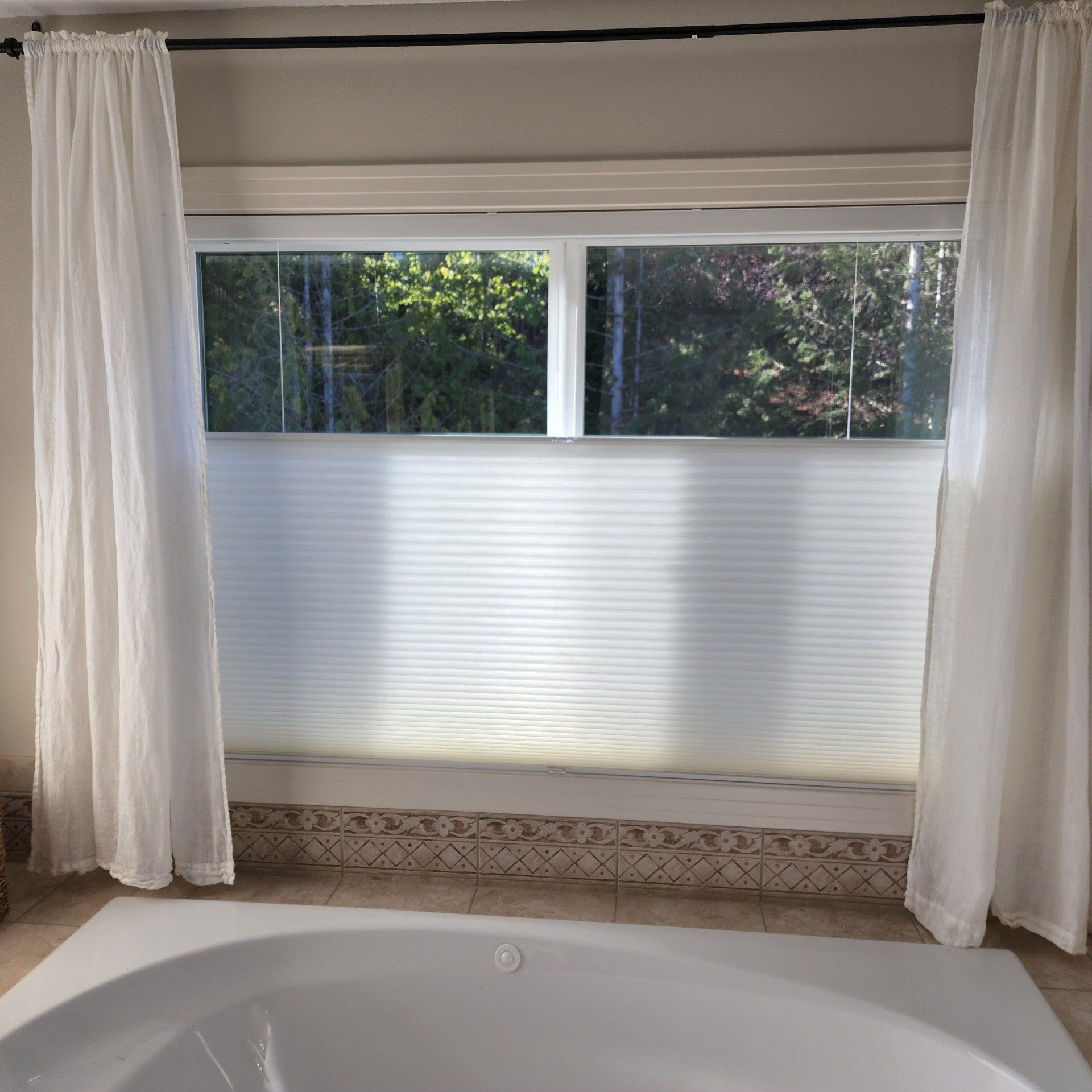 Bathroom Blinds — Bevearton, OR — Go Pro Blind Cleaning And Repair LLC