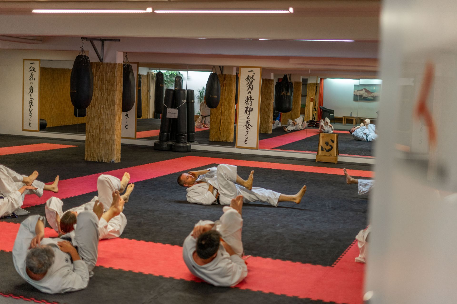 Fitnesstraining in der Karateschule Thun und Spiez.