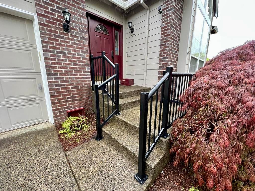 After Crown Patio Covers Installed Custom Railings on this house in Wilsonville, Oregon