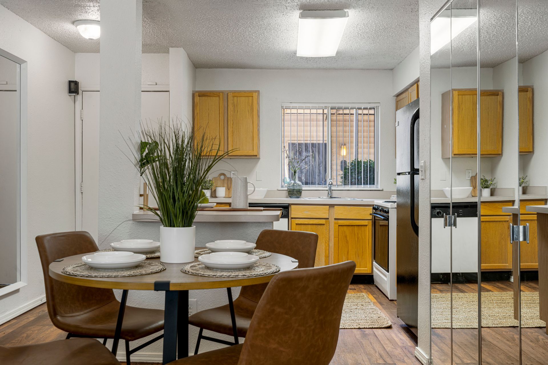 Deerfield Estates dining room area