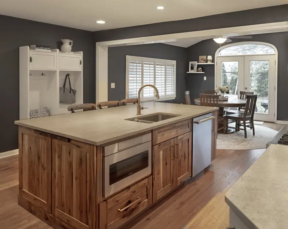 Center island | St. Louis, MO | Perspective Cabinetry & Design