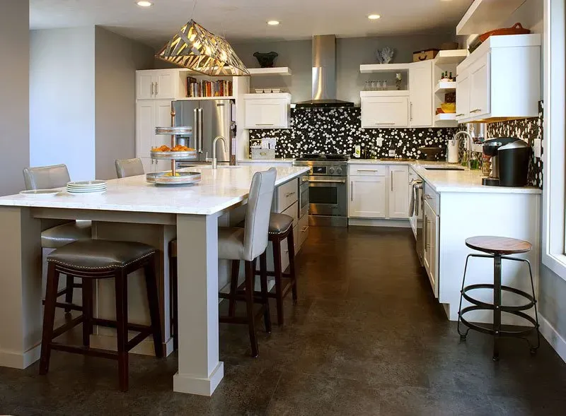 Kitchen with nice backsplash | St. Louis, MO | Perspective Cabinetry & Design
