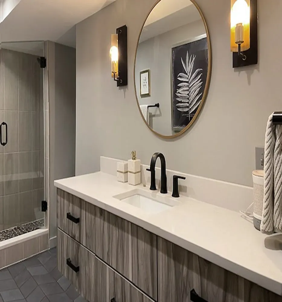 Circle mirror | St. Louis, MO | Perspective Cabinetry & Design