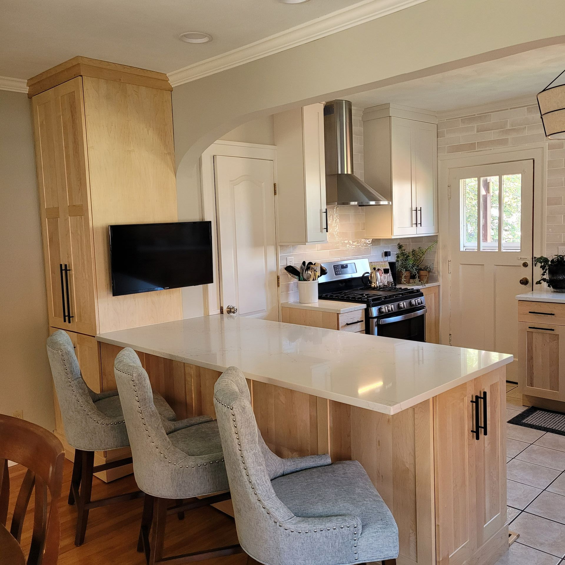 White Theme Kitchen | St. Louis, MO | Perspective Cabinetry & Design