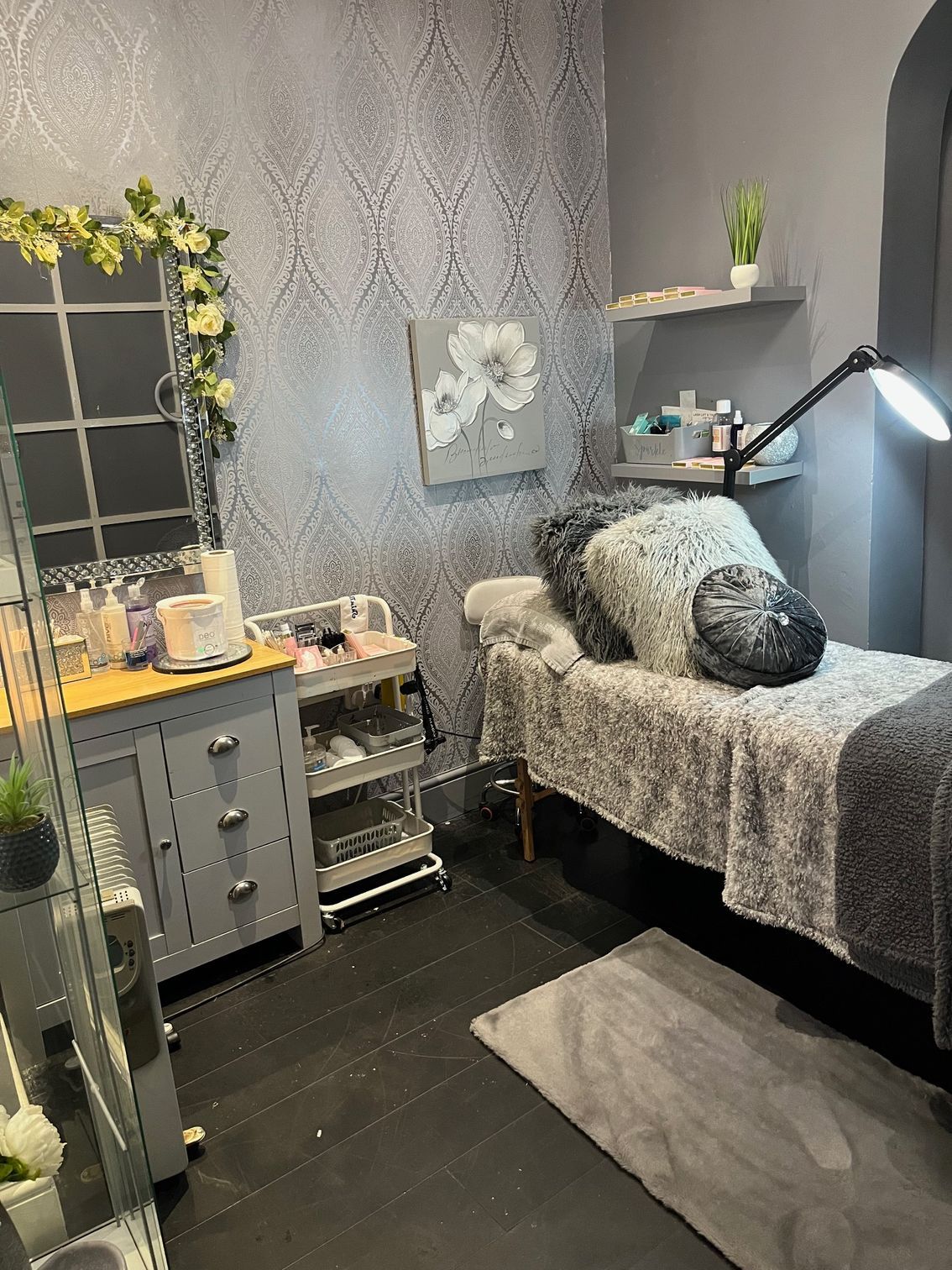 love your body by Helen Salon