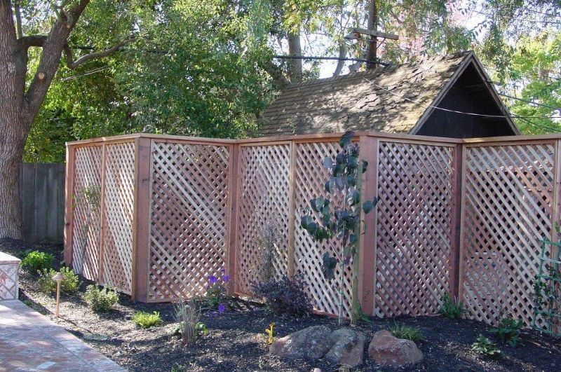 light wood lattice fence