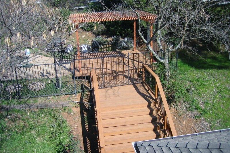 medium sized pergola for wood flooring