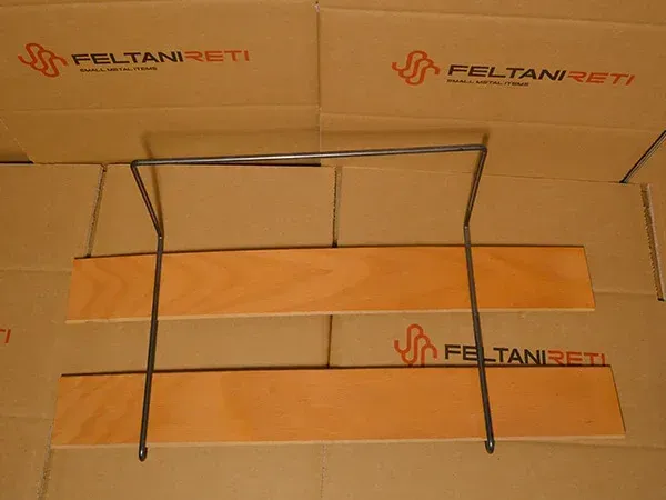 feltani reti, ganci metallici su misura, lavorazioni personalizzate