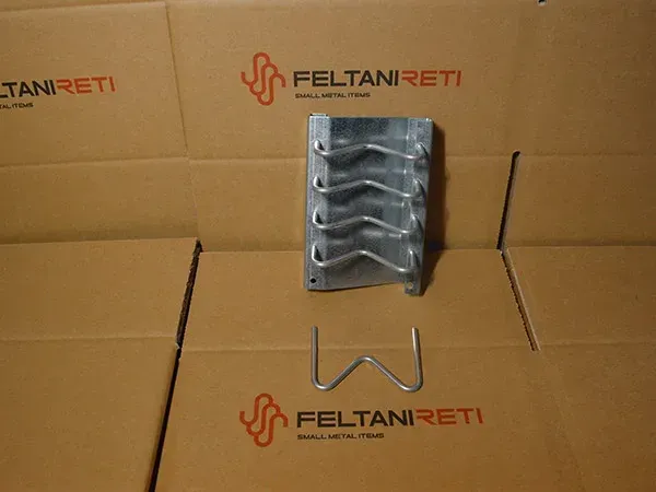 feltani reti, ganci metallici su misura, lavorazioni personalizzate