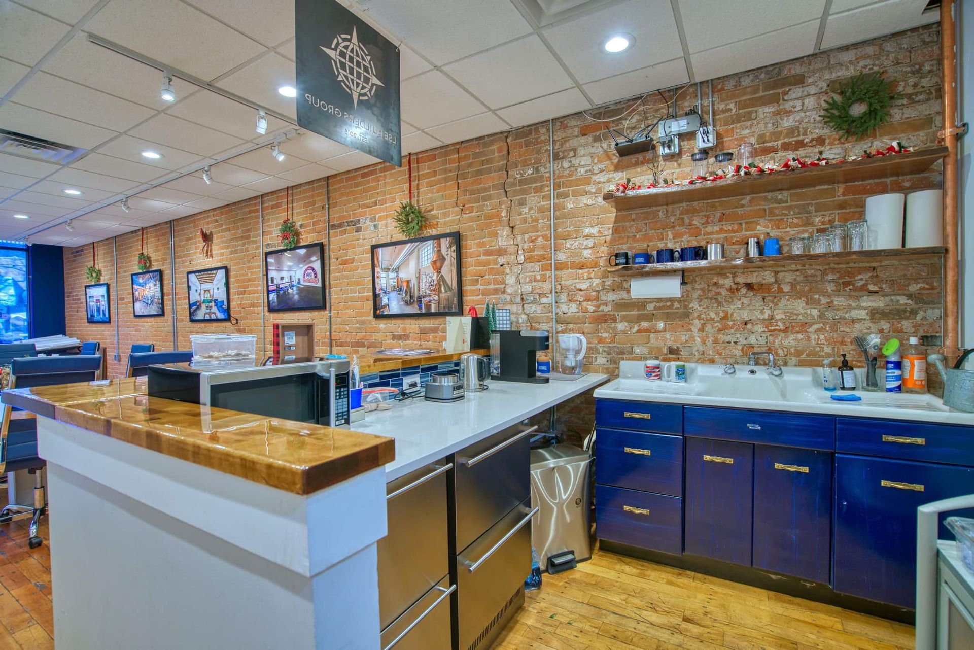 LSE - Shopping Centers & Retail - 318 Main Street