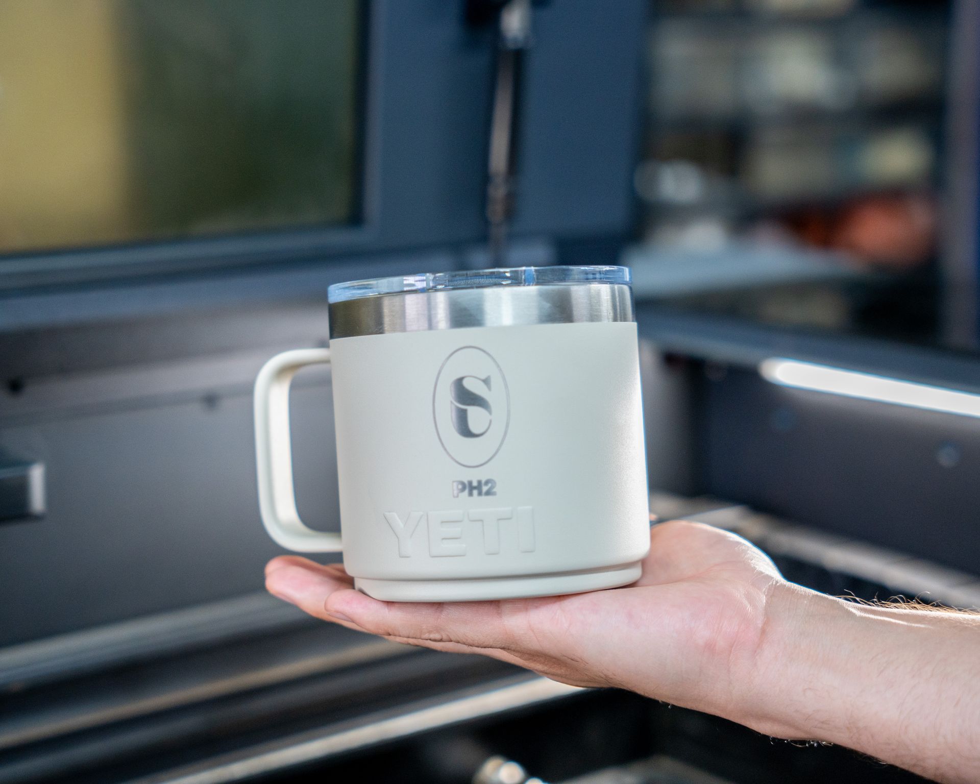 termos yeti personalizados con grabado laser