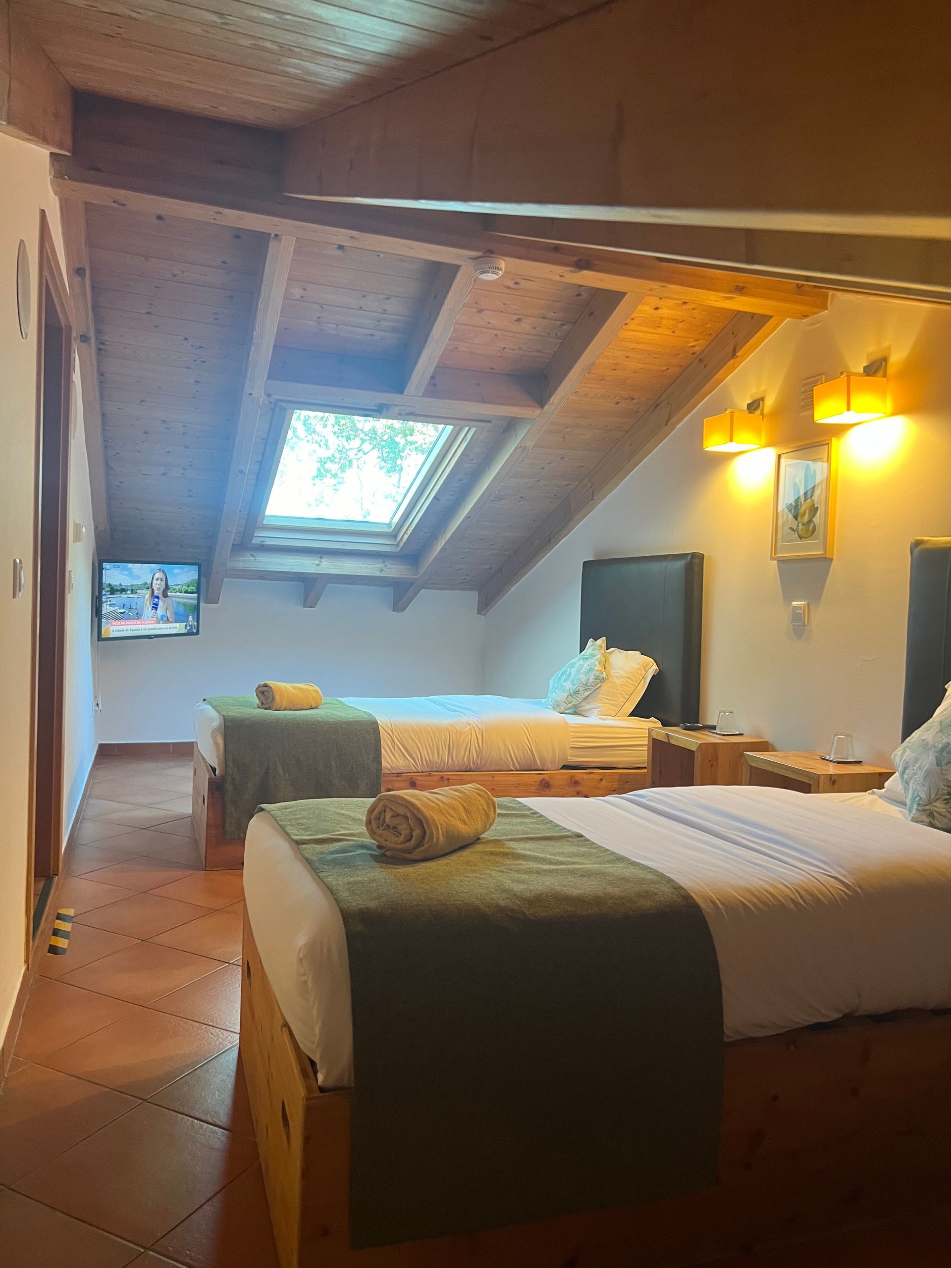 another glimps in the childrens room of a family room