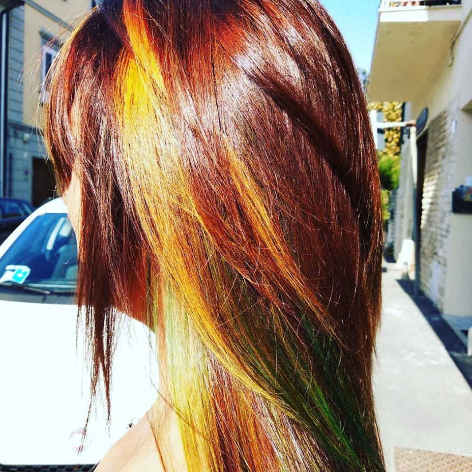 Riflessi colorati da donna