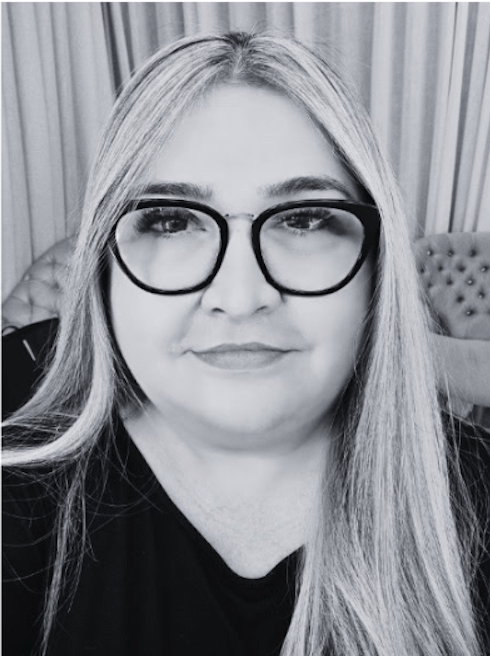 Pesquisadora em Arte/Dança, Doutoranda em Dança - UFBA