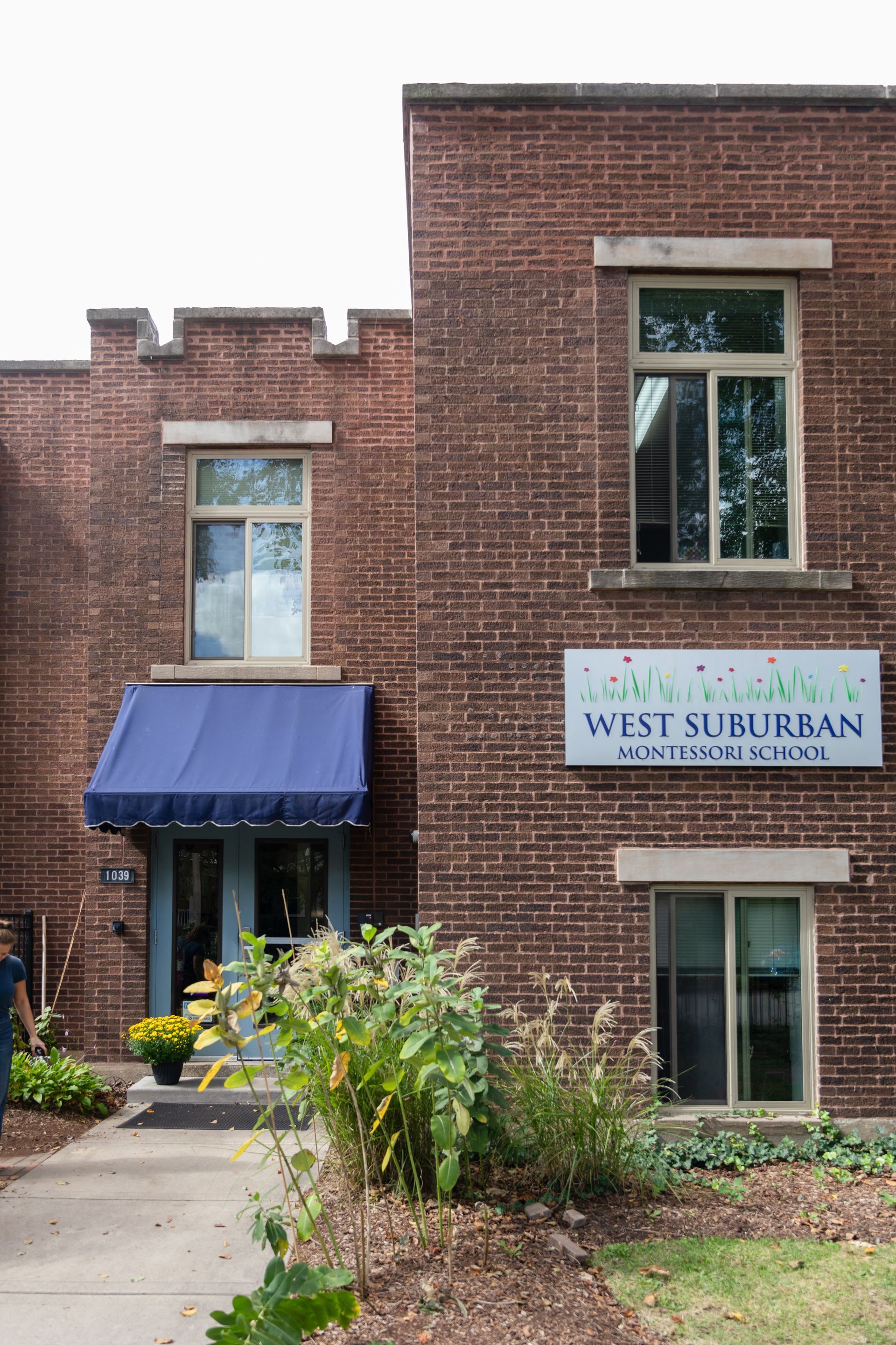 outside view of west suburban montessori school