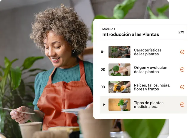 Mulher com suéter verde e avental laranja cuidando de plantas ao lado de um slide com uma aula sobre cuidados com plantas.