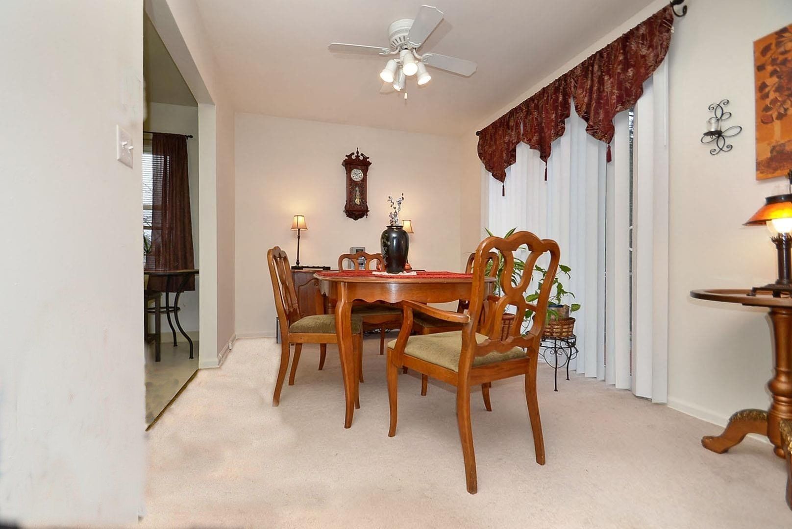 1 Bedroom Dining Room
