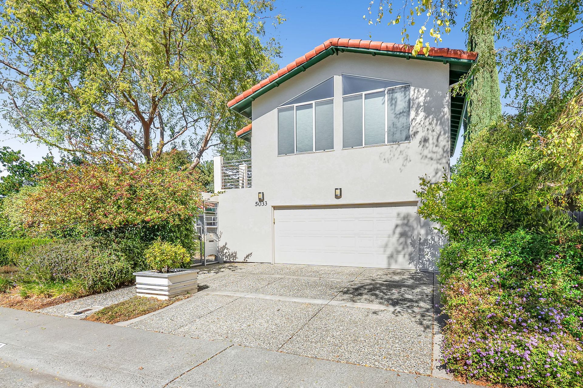 5033 El Cemonte Avenue, Davis