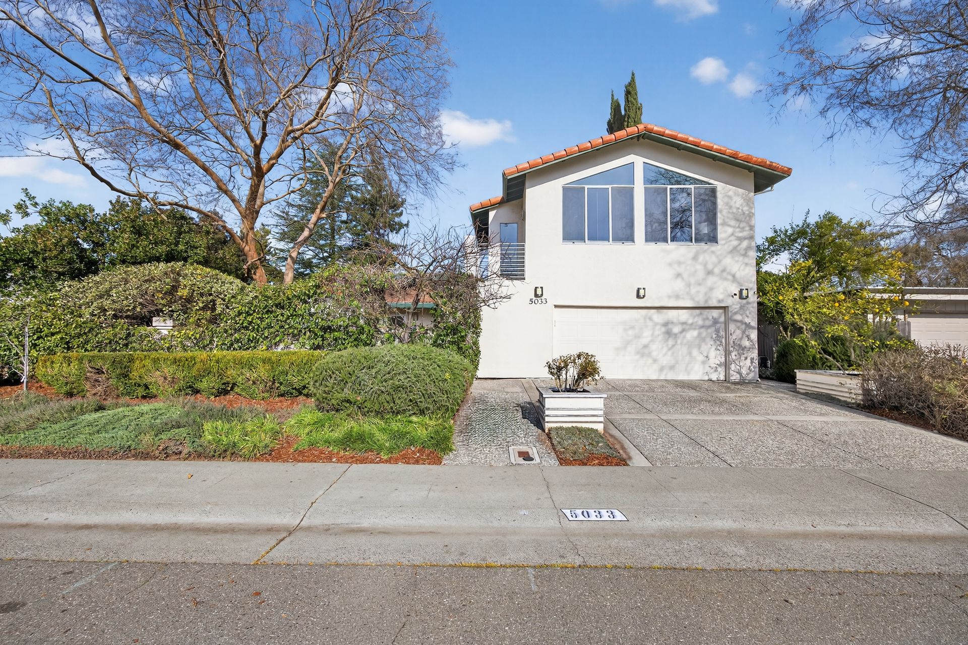 5033 El Cemonte Avenue
