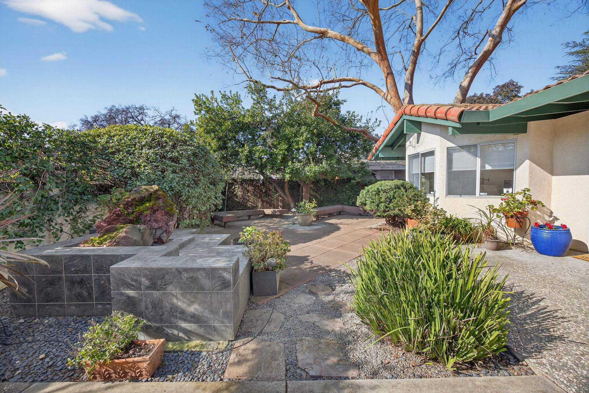 5033 El Cemonte Avenue