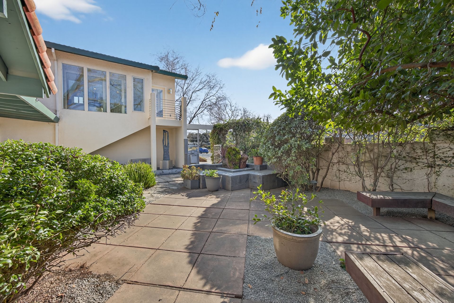 5033 El Cemonte Avenue