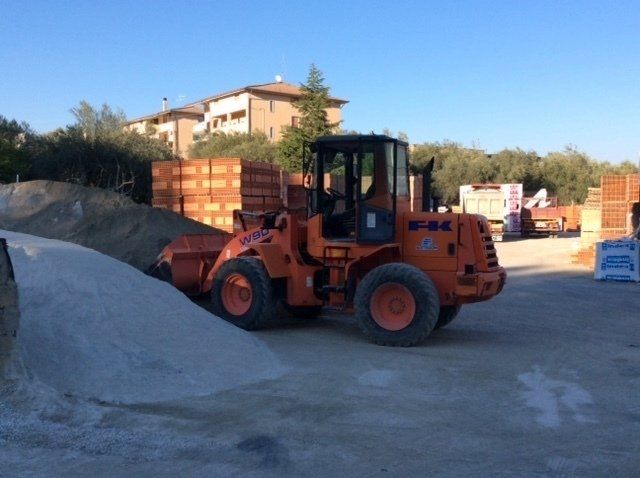 fornitura di materiali per costruzioni edili