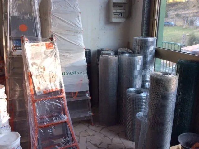 vendita di ferramenta edile