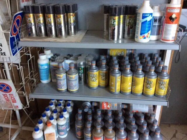 negozio di prodotti e accessori per l'edilizia