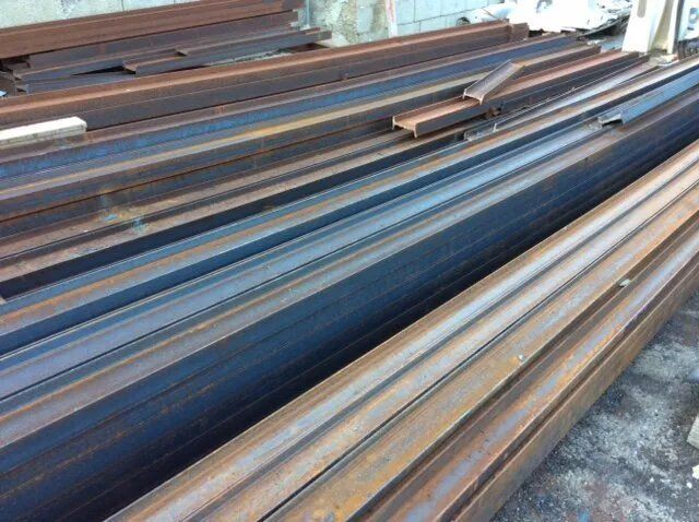 negozio di articoli di ferramenta per costruzioni edili