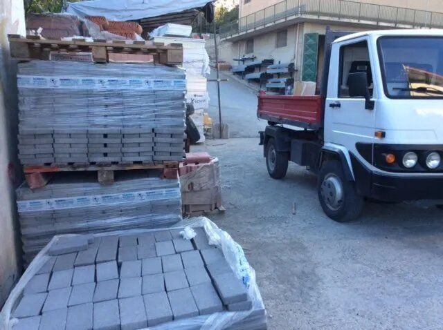 mezzi per il trasporto di materiali per l'edilizia