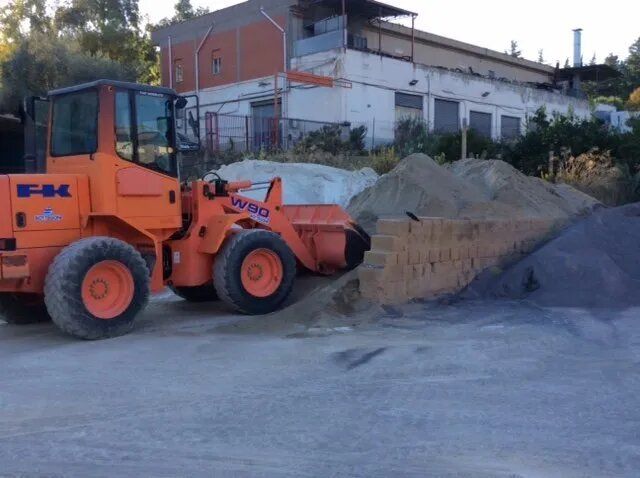 carico di materiali edili