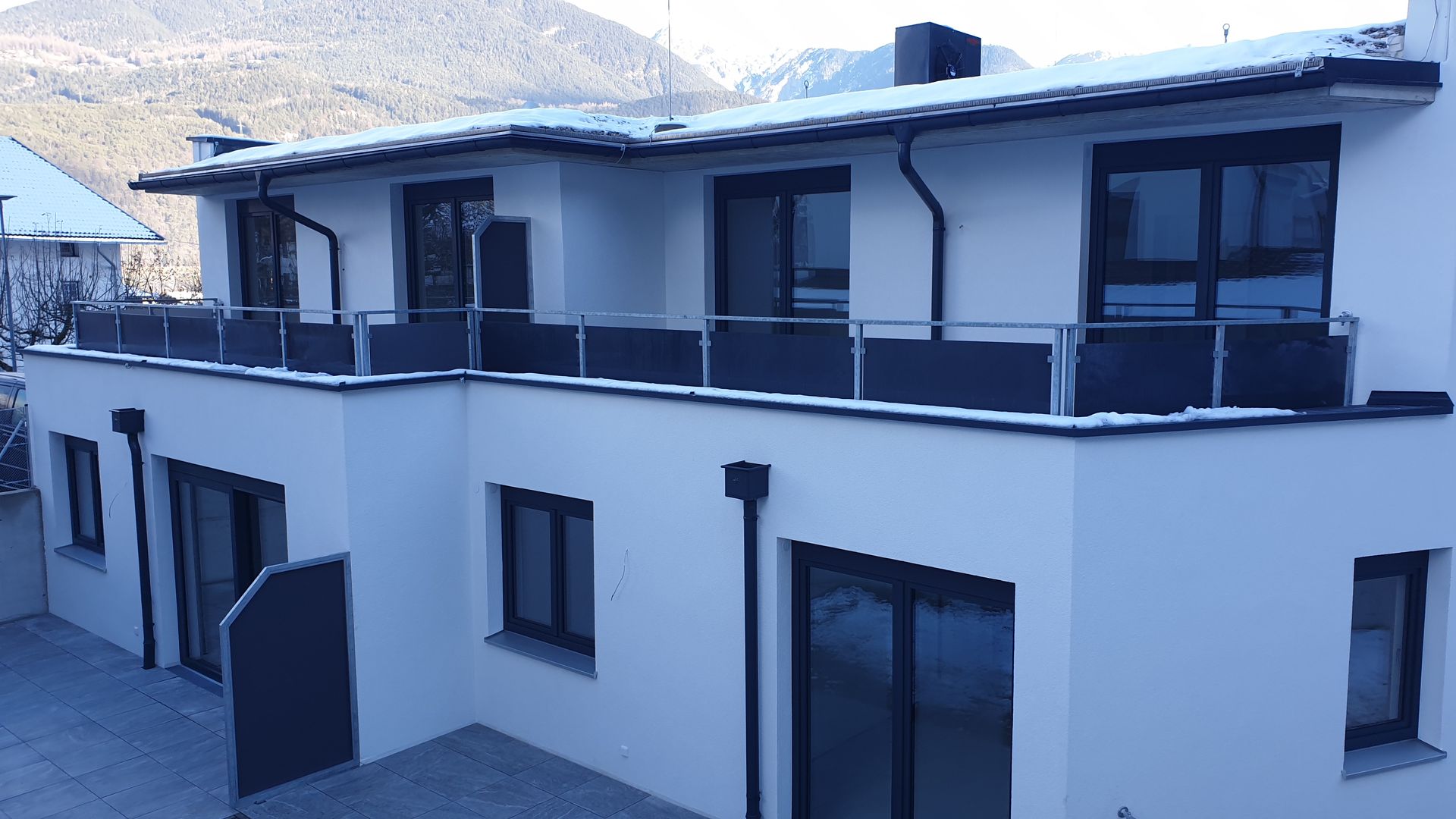 moderne Haus in Inzing von ultimate bau