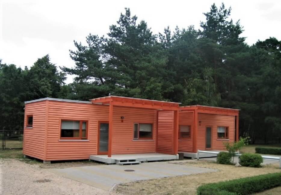 sarkanas kempingu mājas