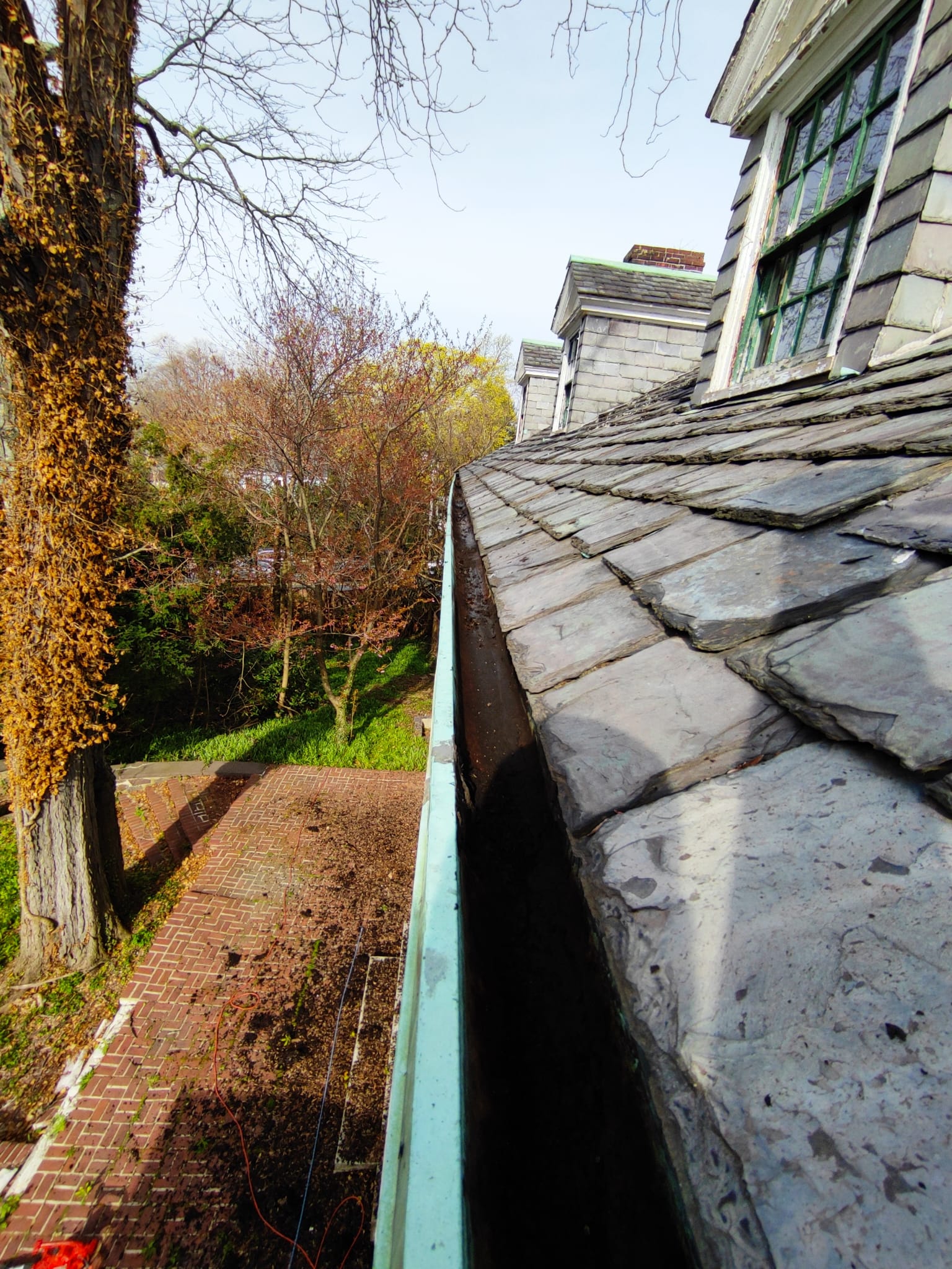 Building Glass Wiping — Saugus, MA — Arrow Property Services