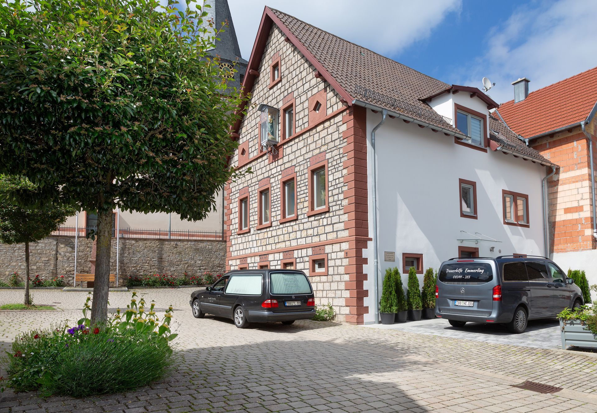 Außenansicht Trauerhilfe Emmerling