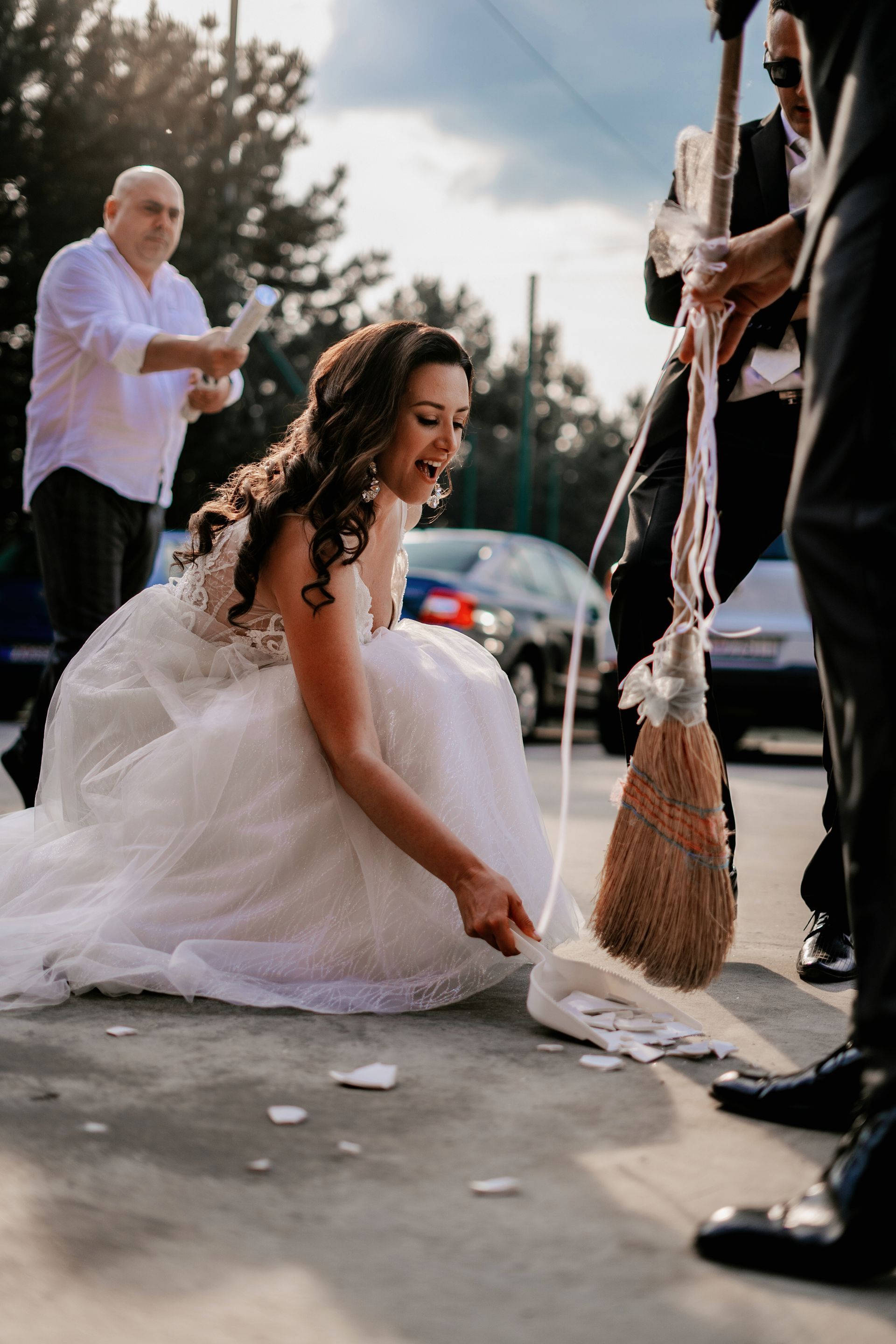 Svadobné fotografie rozbíjanie taniera  Pezinok, Bratislava a okolie