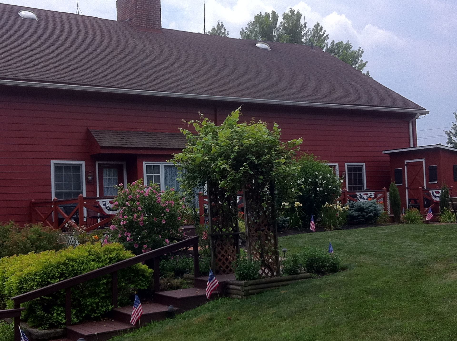 Canna Country Inn with Garden