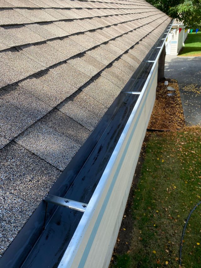 Roof Cleaning Services Claremont thumbnail