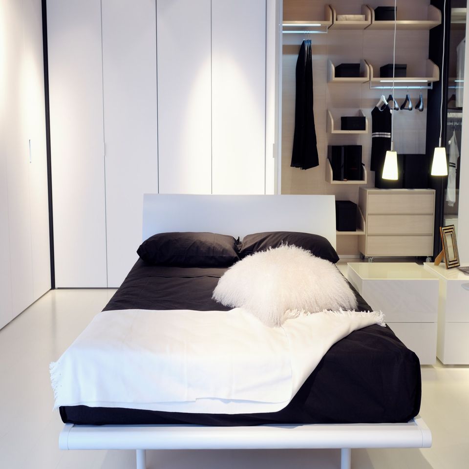 Letto e armadio