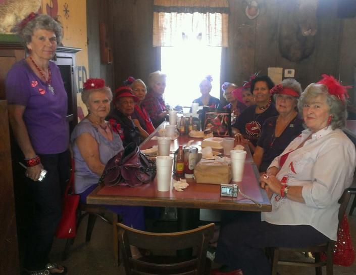 group of women dining at hinze's bar-b-que