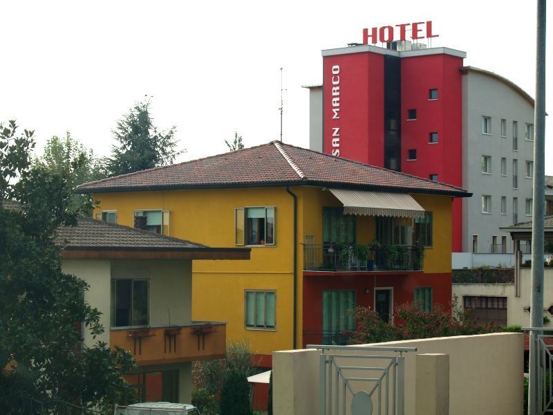hotel e casa