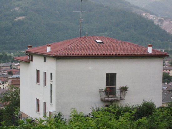 Casa con tetto